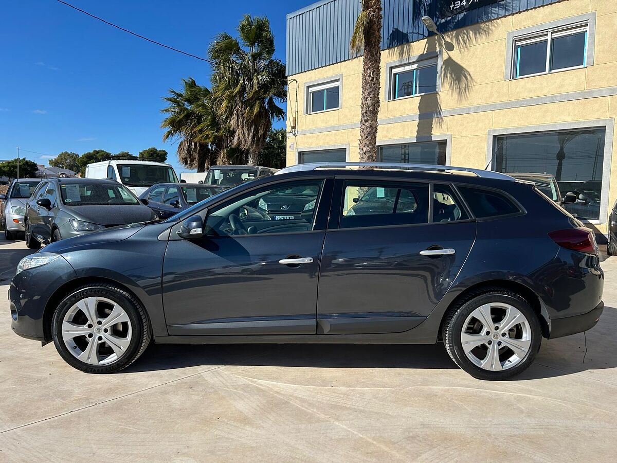 RENAULT MEGANE ESTATE LIMITED 1.5 DCI AUTO SPANISH LHD IN SPAIN 92K SUPERB 2011